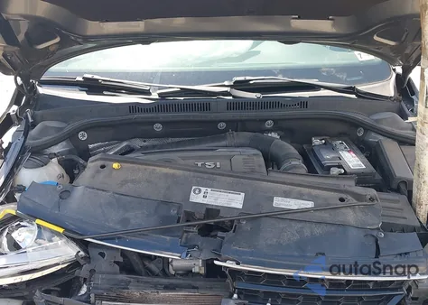 2017 Volkswagen Jetta Gli z USA, uszkodzony, nr VIN 3VW5T7AJ3HM253445